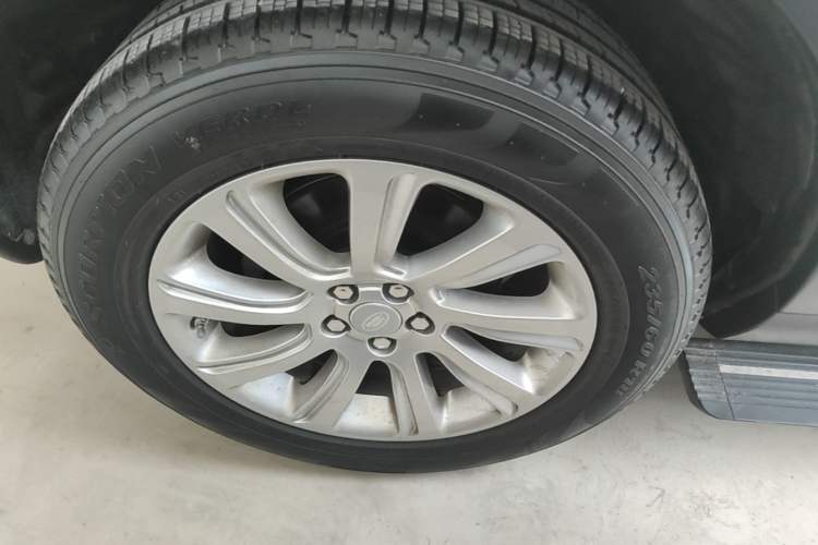 Used Land Rover Discovery Sport 2016 2.0T SE Right Rear Wheel Hub