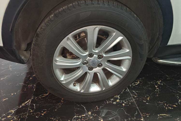 Used Land Rover Discovery Sport 2016 2.0T SE Right Rear Wheel Hub