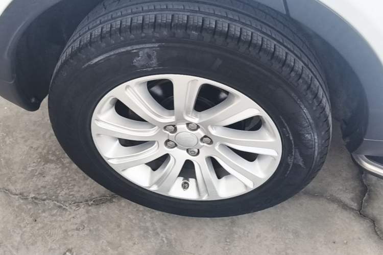 Used Land Rover Discovery Sport 2016 2.0T SE Right Rear Wheel Hub