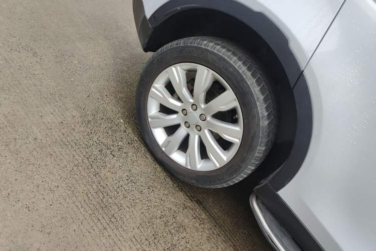 Used Land Rover Discovery Sport 2016 2.0T Limited Edition Right Rear Wheel Hub