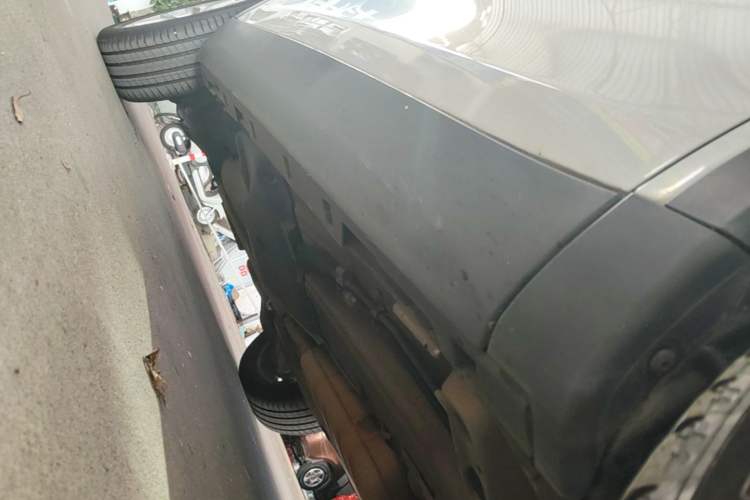 Used Land Rover Discovery Sport 2016 2.0T HSE Right Side Sill