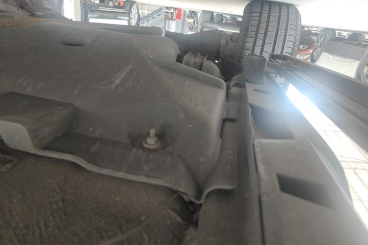 Used Land Rover Discovery Sport 2016 2.0T SE Right Side Sill