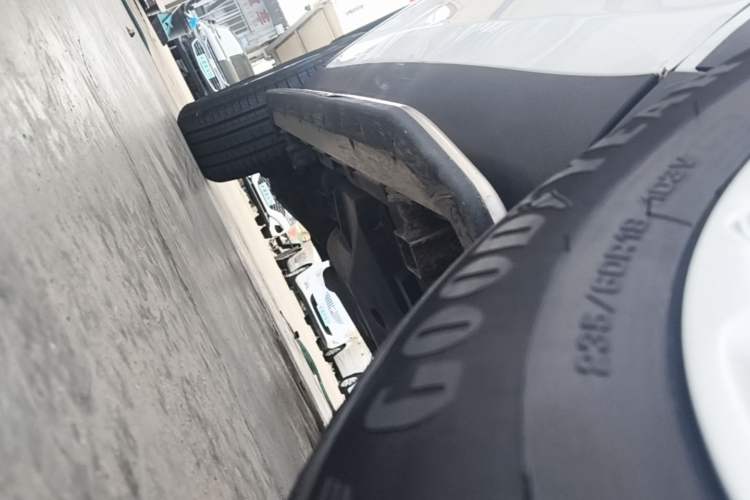 Used Land Rover Discovery Sport 2016 2.0T SE Right Side Sill
