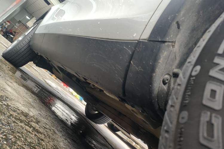 Used Land Rover Discovery Sport 2016 2.0T HSE Right Side Sill
