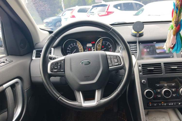 Used Land Rover Discovery Sport 2016 2.0T Limited Edition Steering Wheel