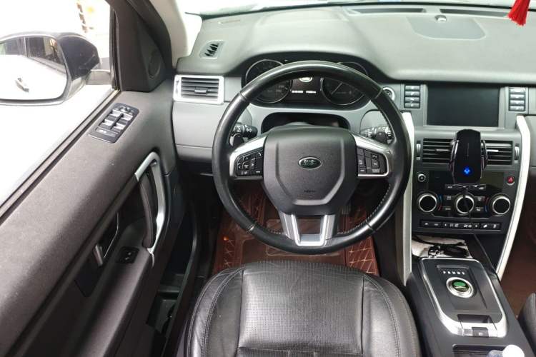 Used Land Rover Discovery Sport 2016 2.0T SE Steering Wheel