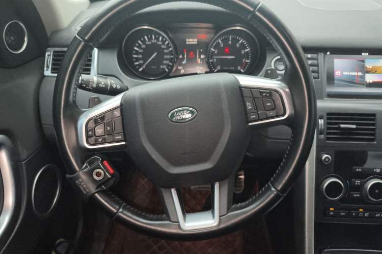 Used Land Rover Discovery Sport 2016 2.0T SE Steering Wheel