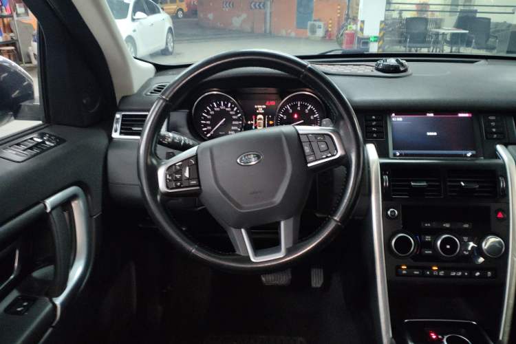 Used Land Rover Discovery Sport 2016 2.0T SE Steering Wheel