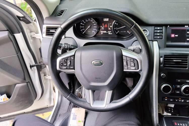 Used Land Rover Discovery Sport 2016 2.0T SE Steering Wheel