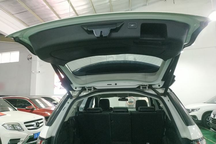 Used Land Rover Discovery Sport 2016 2.0T HSE Trunk