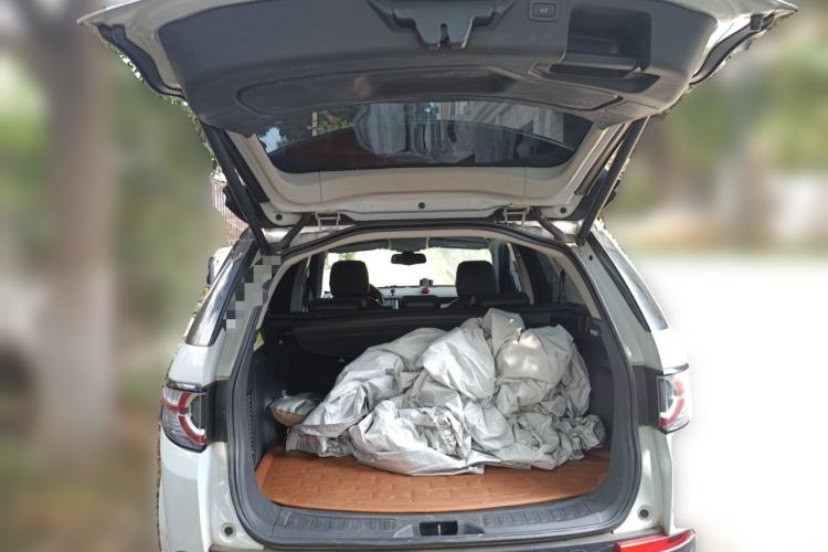 Used Land Rover Discovery Sport 2016 2.0T Limited Edition Trunk