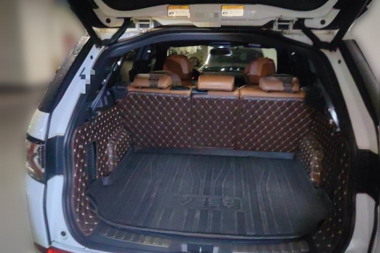 Used Land Rover Discovery Sport 2016 2.0T HSE LUXURY Trunk