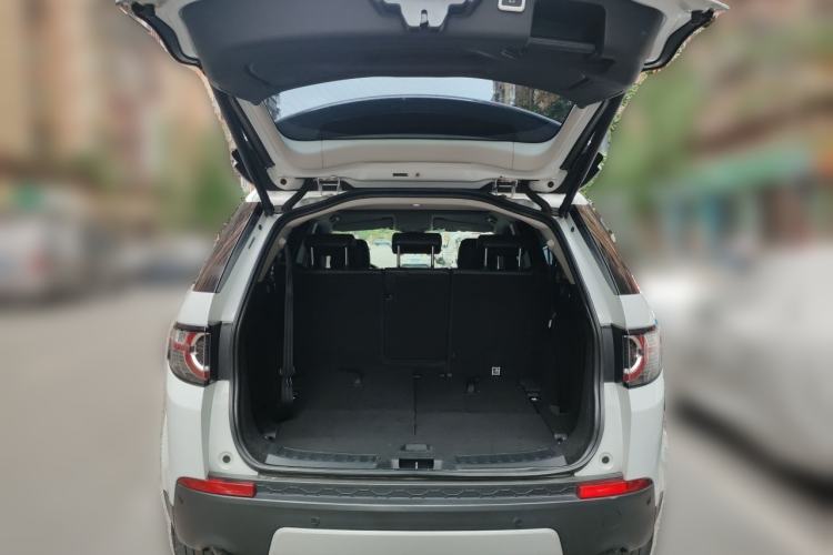 Used Land Rover Discovery Sport 2016 2.0T HSE Trunk