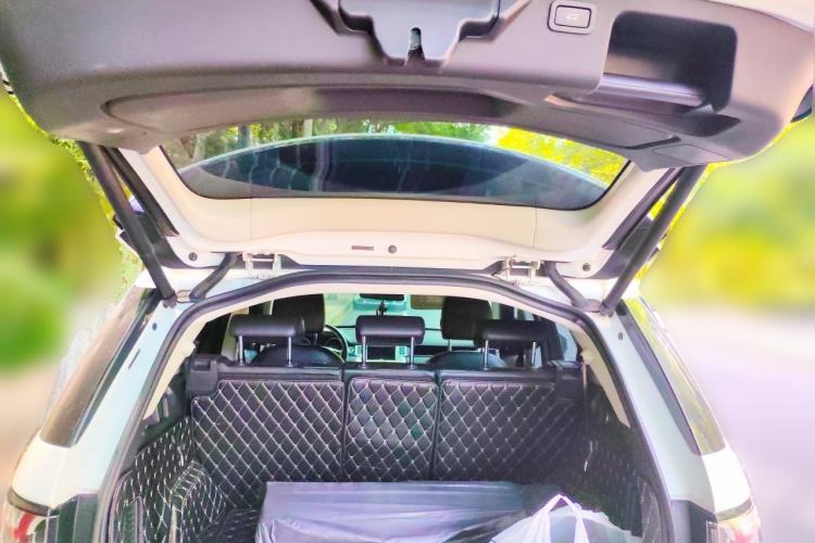 Used Land Rover Discovery Sport 2016 2.0T HSE Trunk