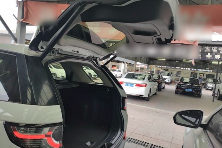 Used Land Rover Discovery Sport 2016 2.0T SE Trunk