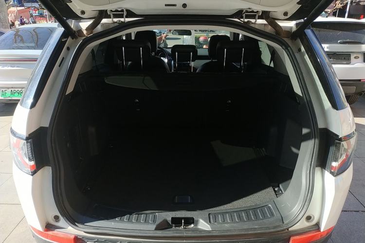 Used Land Rover Discovery Sport 2016 2.0T SE Trunk
