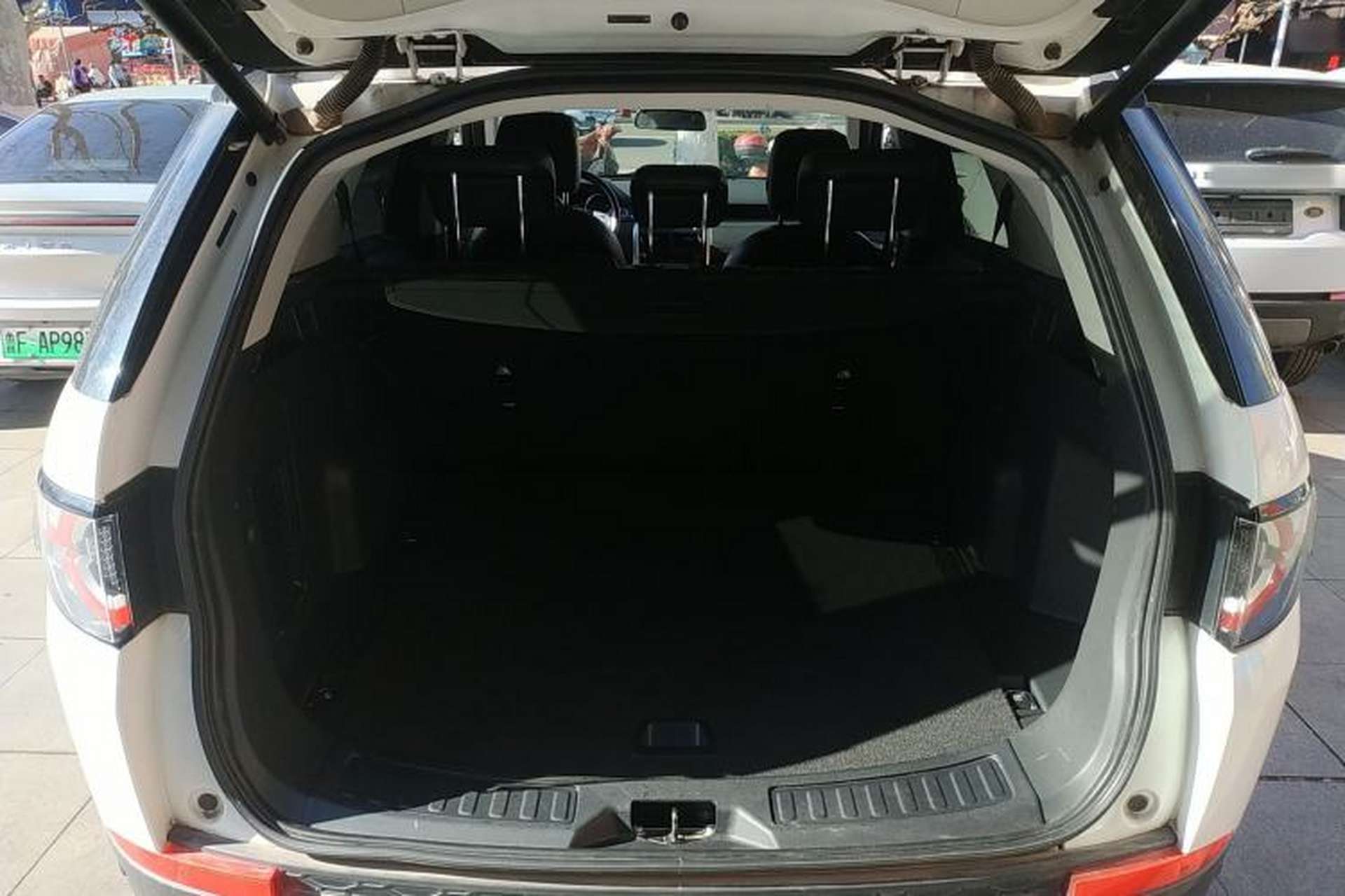 Used Land Rover Discovery Sport 2016 2.0T SE Trunk