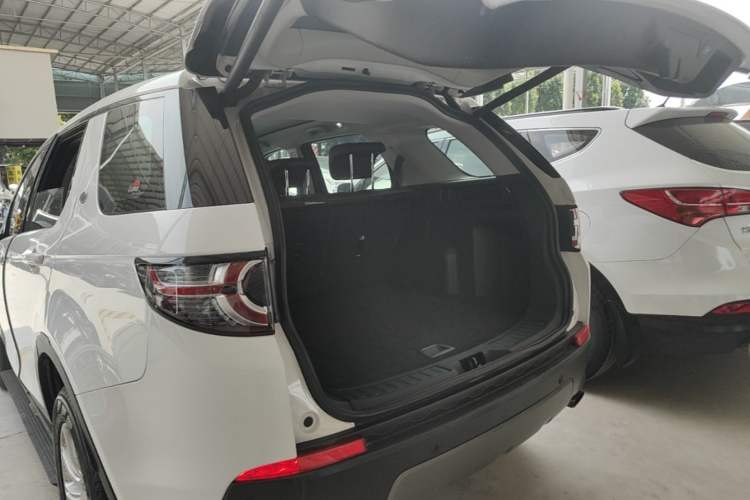 Used Land Rover Discovery Sport 2016 2.0T SE Trunk