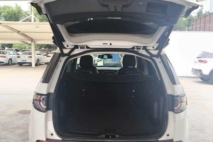 Used Land Rover Discovery Sport 2016 2.0T SE Trunk