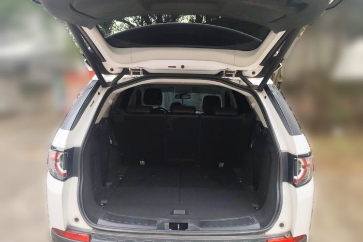 Used Land Rover Discovery Sport 2016 2.0T HSE Trunk