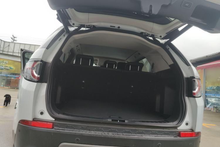 Used Land Rover Discovery Sport 2016 2.0T Limited Edition Trunk