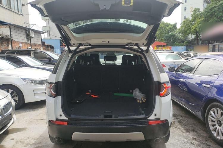 Used Land Rover Discovery Sport 2016 2.0T HSE Trunk