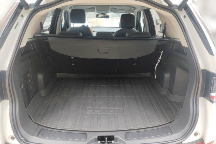 Used Land Rover Discovery Sport 2016 2.0T SE Trunk