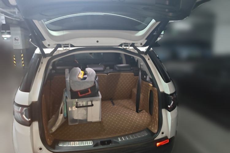 Used Land Rover Discovery Sport 2016 2.0T HSE Trunk