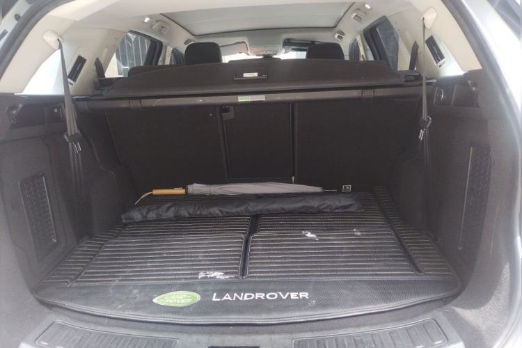 Used Land Rover Discovery Sport 2016 2.0T HSE Trunk