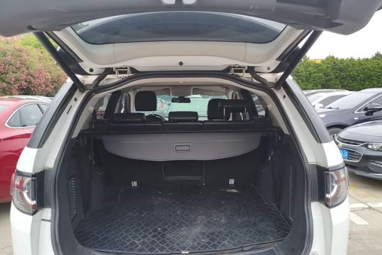 Used Land Rover Discovery Sport 2016 2.0T HSE Trunk