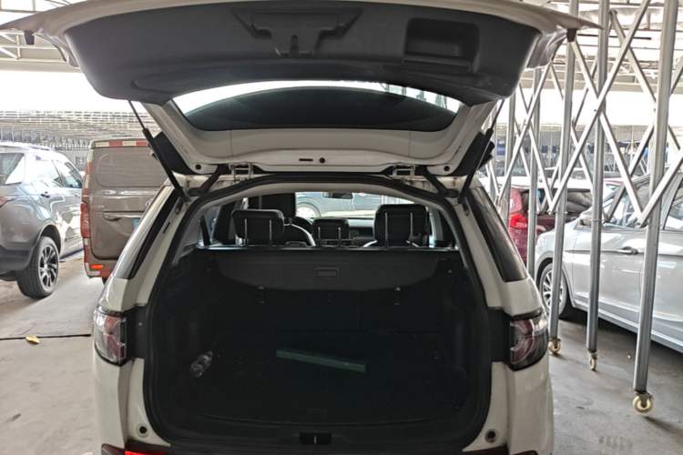 Used Land Rover Discovery Sport 2016 2.0T S Trunk