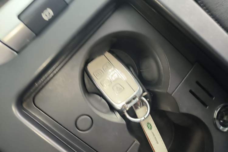Used Land Rover Discovery Sport 2016 2.0T HSE Vehicle Key