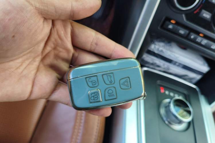 Used Land Rover Discovery Sport 2016 2.0T HSE LUXURY Vehicle Key