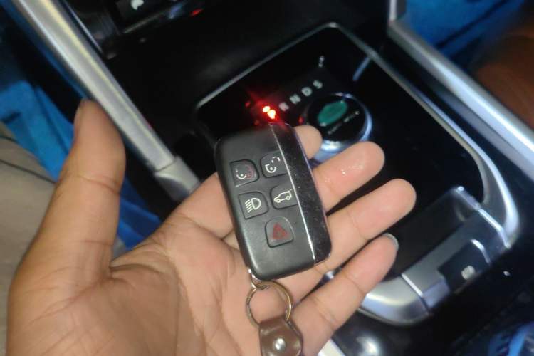 Used Land Rover Discovery Sport 2016 2.0T HSE LUXURY Vehicle Key