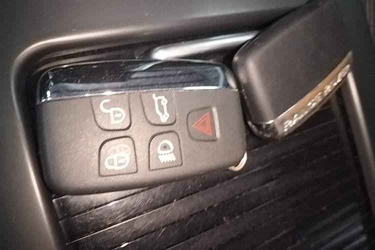 Used Land Rover Discovery Sport 2016 2.0T HSE Vehicle Key