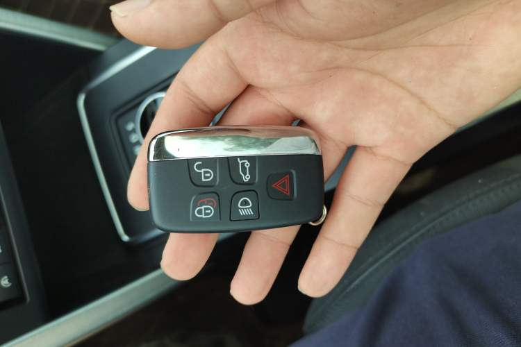 Used Land Rover Discovery Sport 2016 2.0T SE Vehicle Key