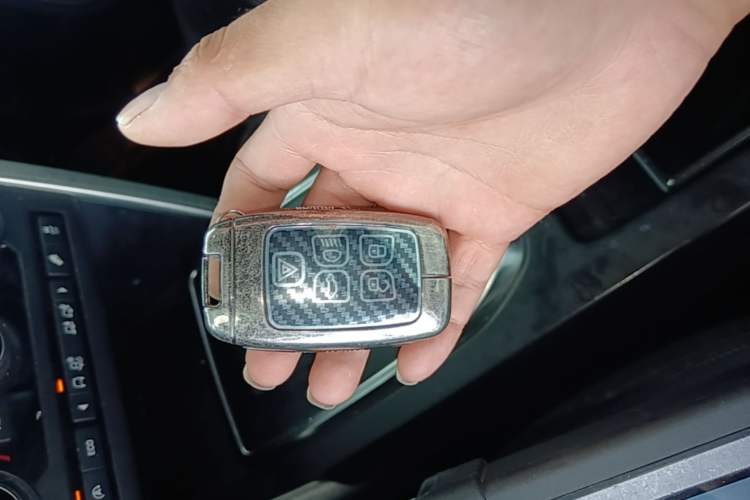 Used Land Rover Discovery Sport 2016 2.0T SE Vehicle Key