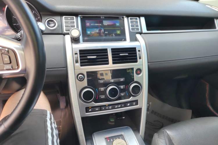 Used Land Rover Discovery Sport 2016 2.0T Limited-Edition Launch Audio And AC Panel