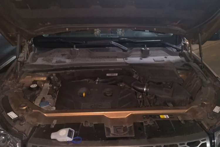 Used Land Rover Discovery Sport 2016 2.0T SE Engine Bay