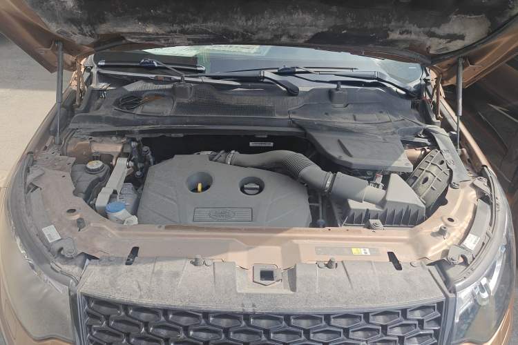 Used Land Rover Discovery Sport 2016 2.0T Limited-Edition Launch Engine Bay