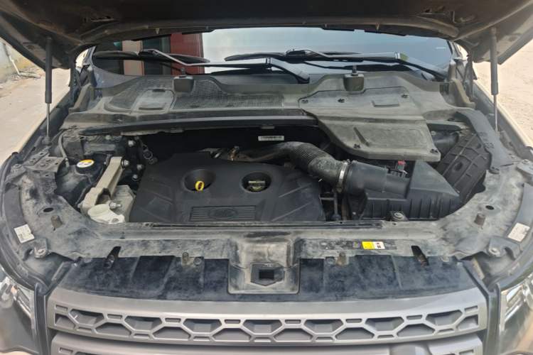 Used Land Rover Discovery Sport 2016 2.0T SE Engine Bay