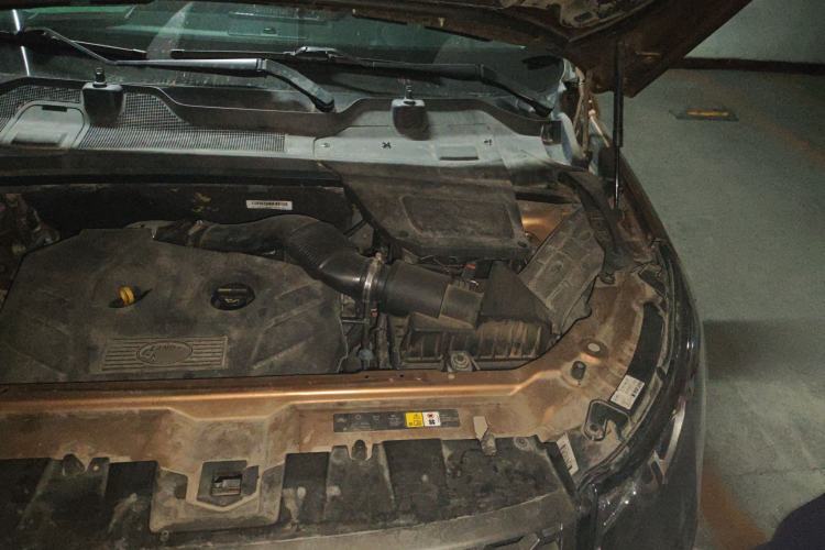 Used Land Rover Discovery Sport 2016 2.0T SE Engine Bay Left
