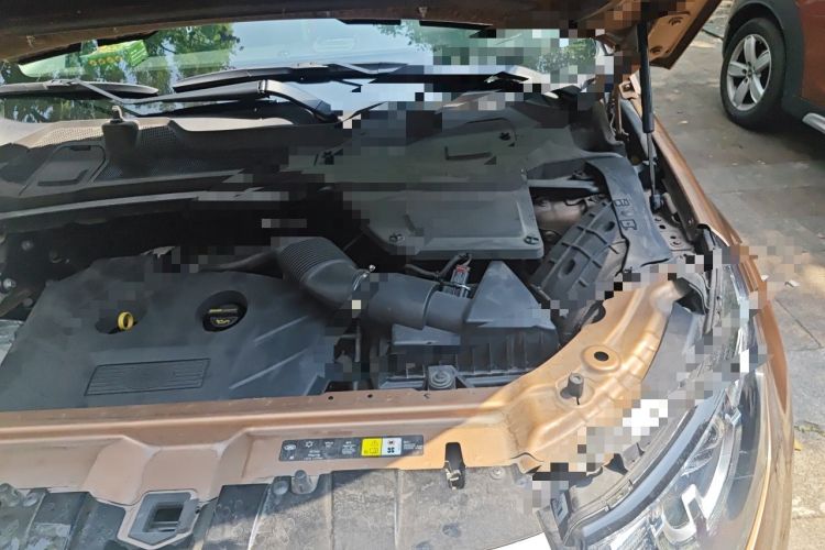 Used Land Rover Discovery Sport 2016 2.0T SE Engine Bay Left