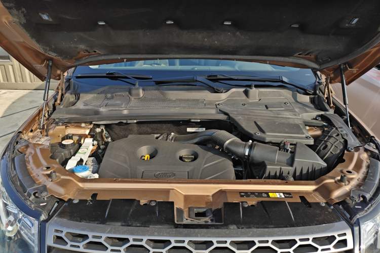 Used Land Rover Discovery Sport 2016 2.0T SE Engine Bay
