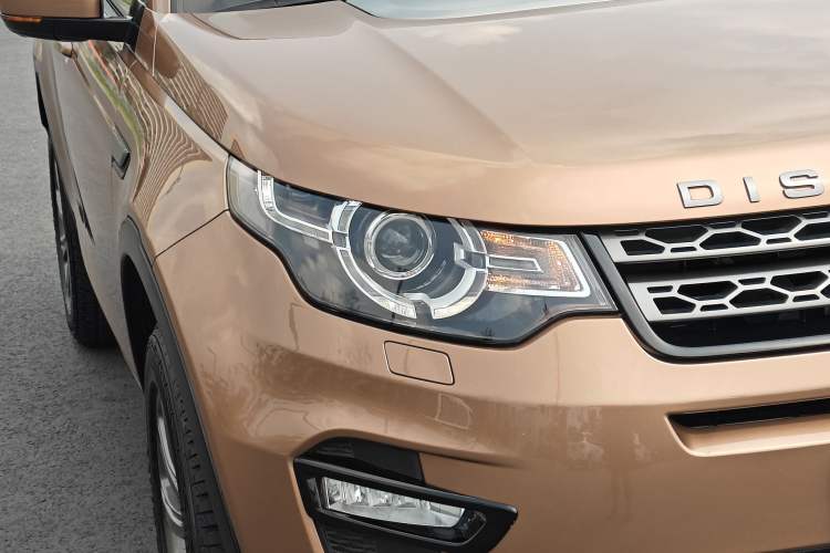Used Land Rover Discovery Sport 2016 2.0T SE Exterior 6