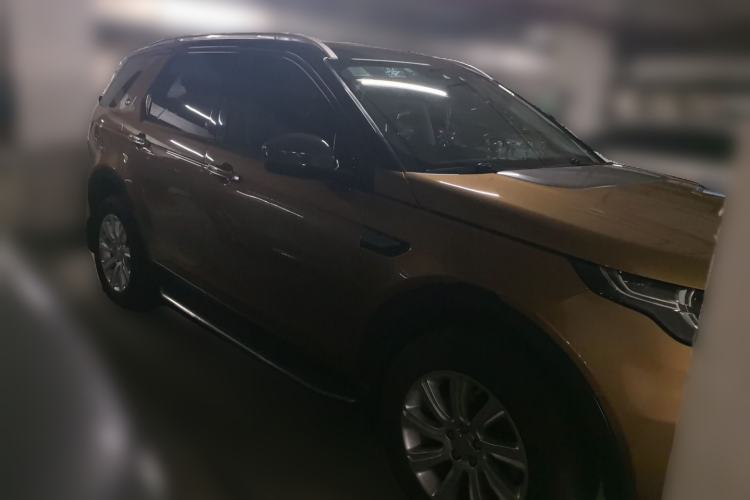 Used Land Rover Discovery Sport 2016 2.0T SE Front Right 45 Deg