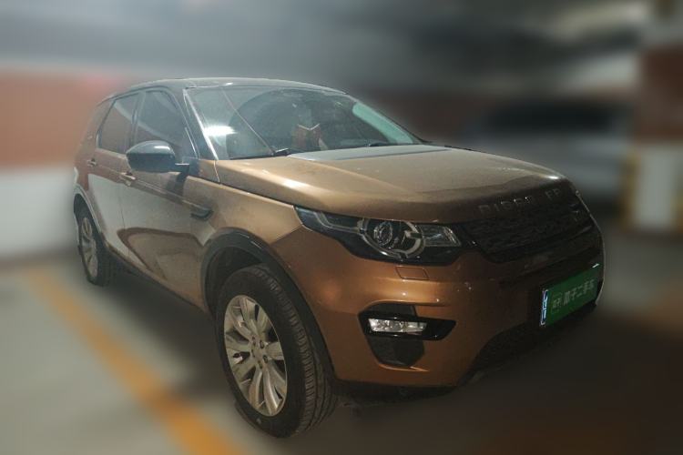 Used Land Rover Discovery Sport 2016 2.0T SE Front Right 45 Deg