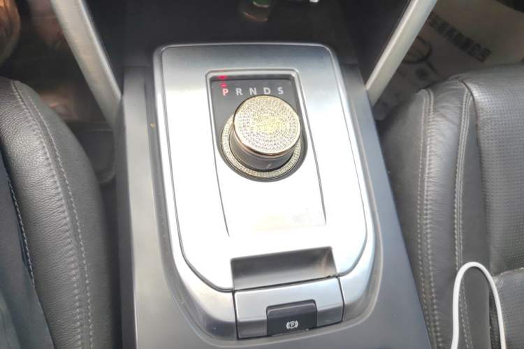 Used Land Rover Discovery Sport 2016 2.0T Limited-Edition Launch Gear Lever