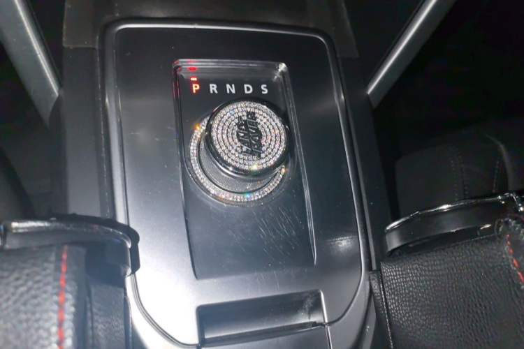 Used Land Rover Discovery Sport 2016 2.0T SE Gear Lever