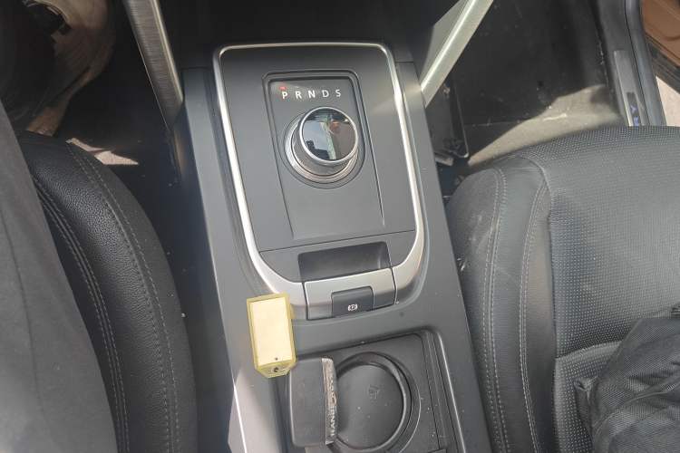 Used Land Rover Discovery Sport 2016 2.0T Limited-Edition Launch Gear Lever